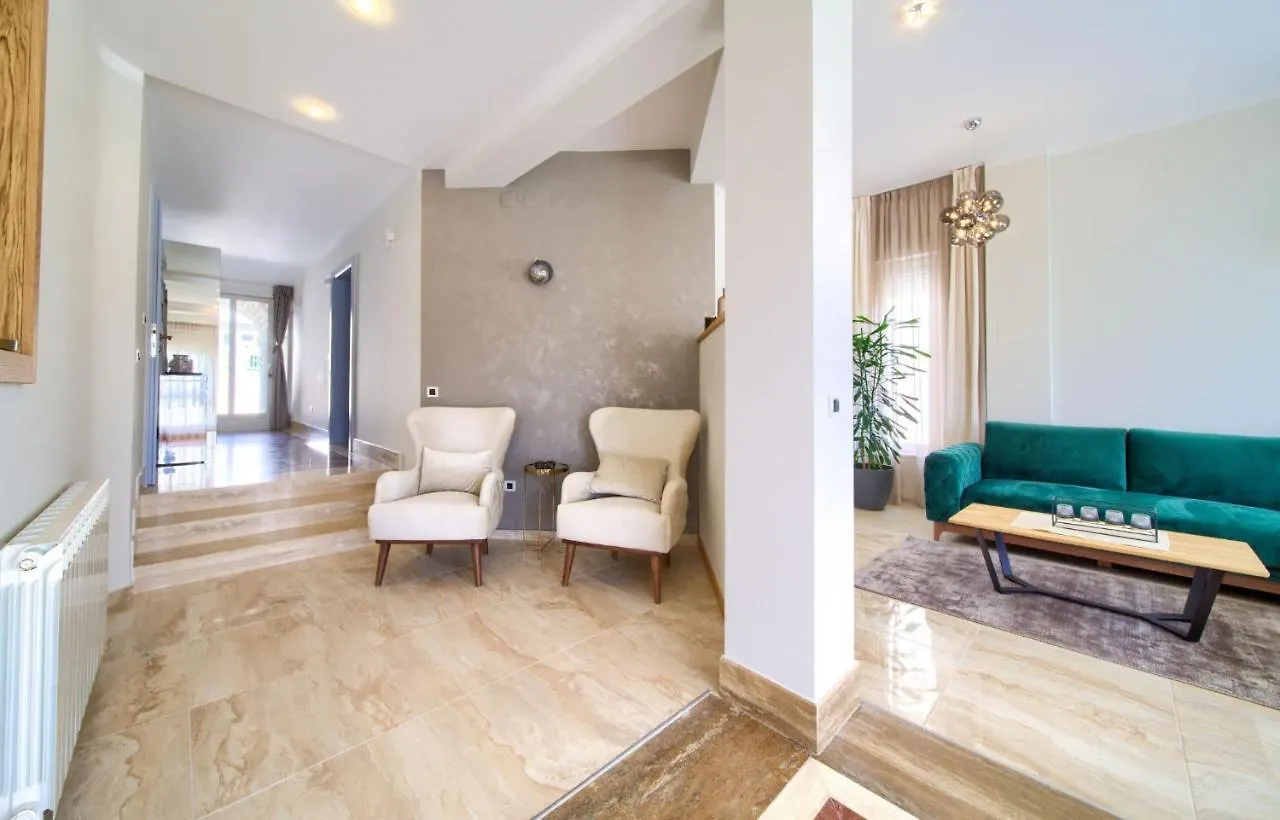 Villa Piano Pinezici